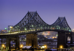 Pont Jacques-Cartier sous la pluie